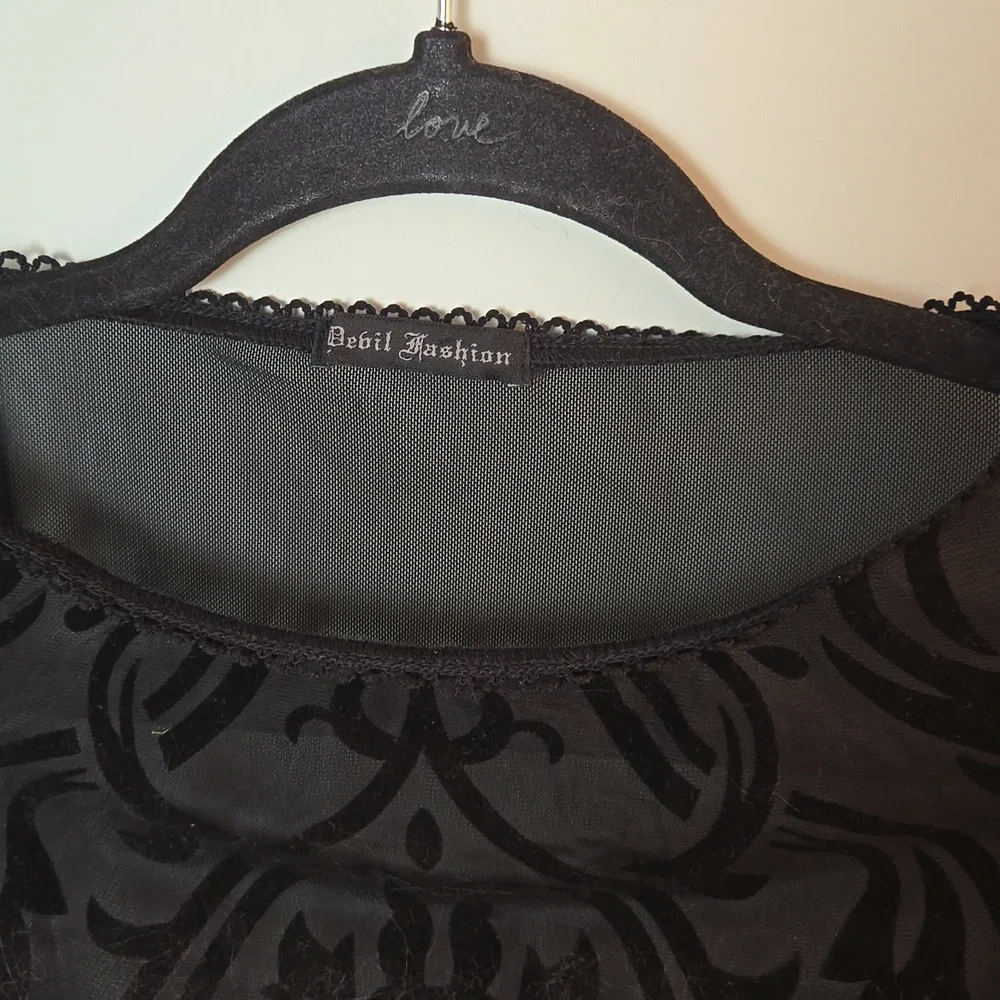 Devil Fashion Gothic Damask black sheer & velvet long sleeve top - Picture 7 of 12